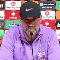 Klopp genervt: "Der Platz ist eine Wiese - wirklich schlecht!"