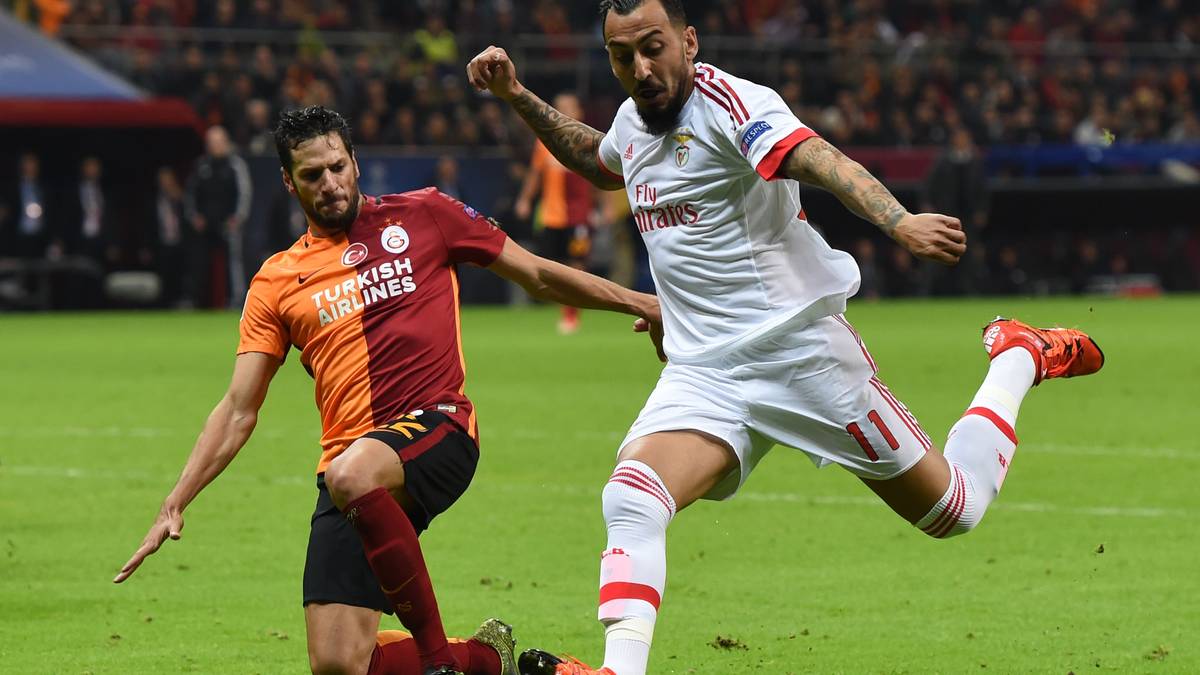 KOSTAS MITROGLOU: Ob sie in Duisburg oder Mönchengladbach einst gedacht hatten, dass ihr Jugendspieler einmal in der Champions League spielen würde? Klassischer Knipser, nicht der Allerschnellste, nicht der weltbeste Techniker, aber mit unbändigem Torhunger gesegnet. Ob bei Olympiakos, Panionios Athen oder jetzt bei Benfica: Auf seine Tore kam er immer. Aber gegen Lewandowski natürlich keine Chance. Endstand: Bayern gewinnt das Head to Head mit 7:4
