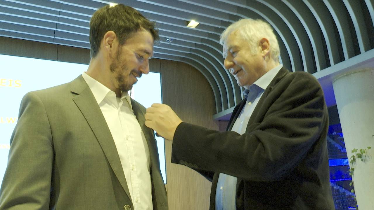 Neureuther erhält Goldenes Band