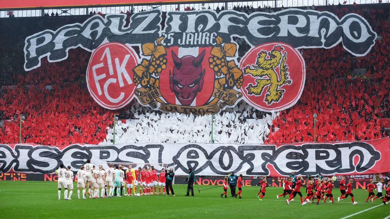 Beeindruckende Choreografie im Fritz-Walter-Stadion bei einem Heimspiel des FCK