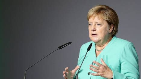 Bundeskanzlerin Angela Merkel bringt wieder Geisterspiele ins Gespräch