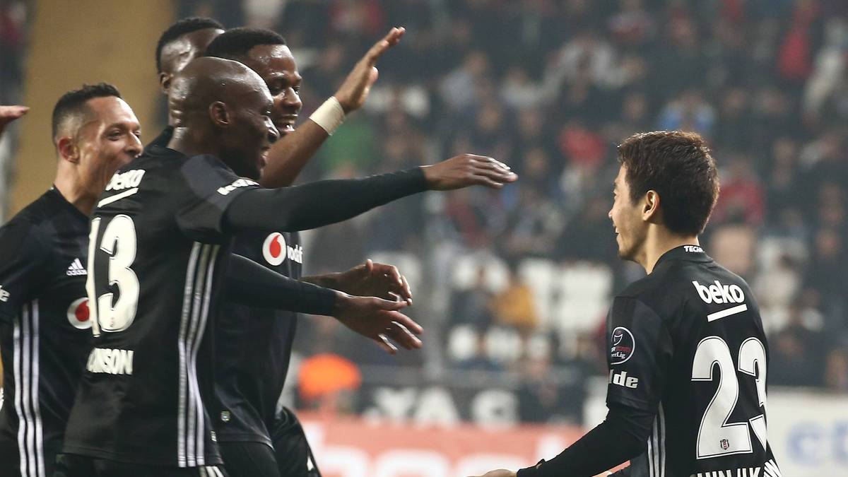 SHINJI KAGAWA: Nach vielen Jahren bei Borussia Dortmund probierte Kagawa sein Glück bei Besiktas Istanbul. Nachdem Lucien Favre keine Verwendung mehr für den Japaner hatte, ging er im Winter 2019 für ein halbes Jahr auf Leihbasis in die Türkei. Nach einem erfolgreichen Start konnte Kagawa in der Folge nicht mehr an seine starken Leistungen anknüpfen