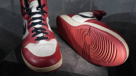 Die legendären Sneaker Air Jordan 1 High wurden für 615.000 Dollar versteigert