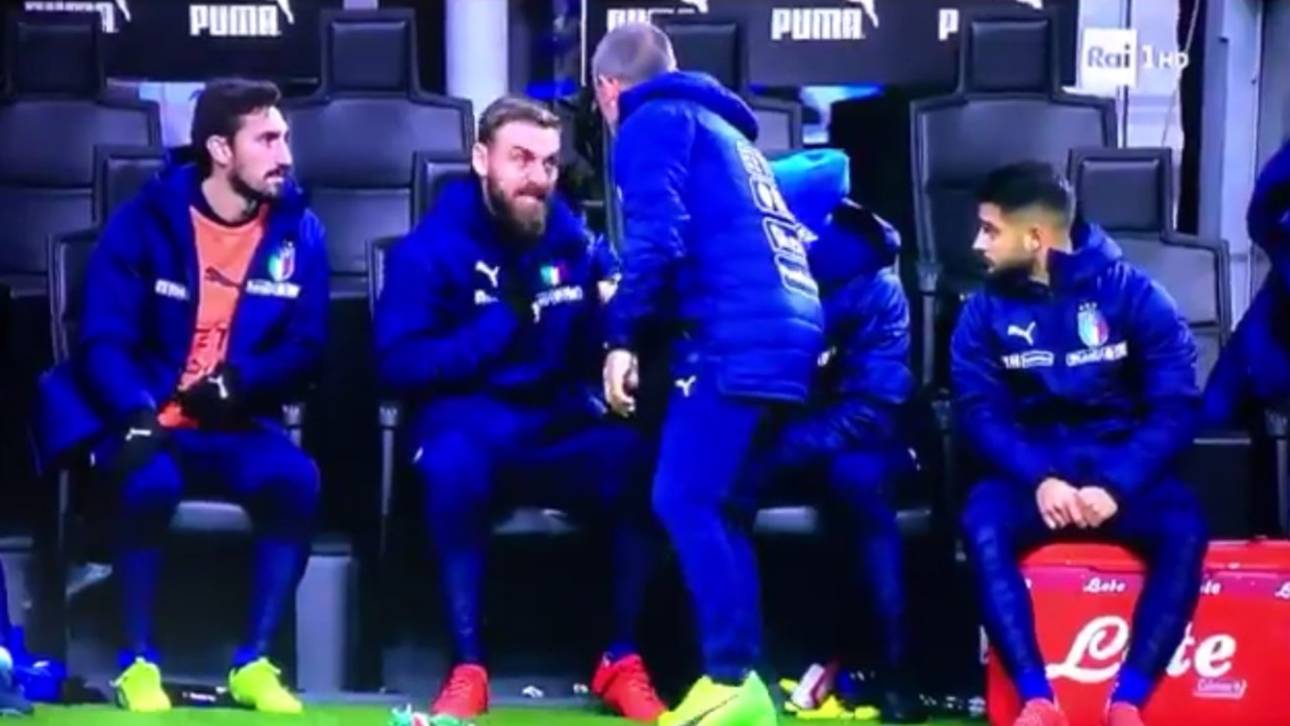 De Rossi rastet auf der Bank aus
