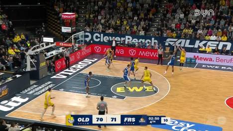 Die Highlights der Partie EWE Baskets Oldenburg - SKYLINERS Frankfurt aus der Basketball-Bundesliga im Video.