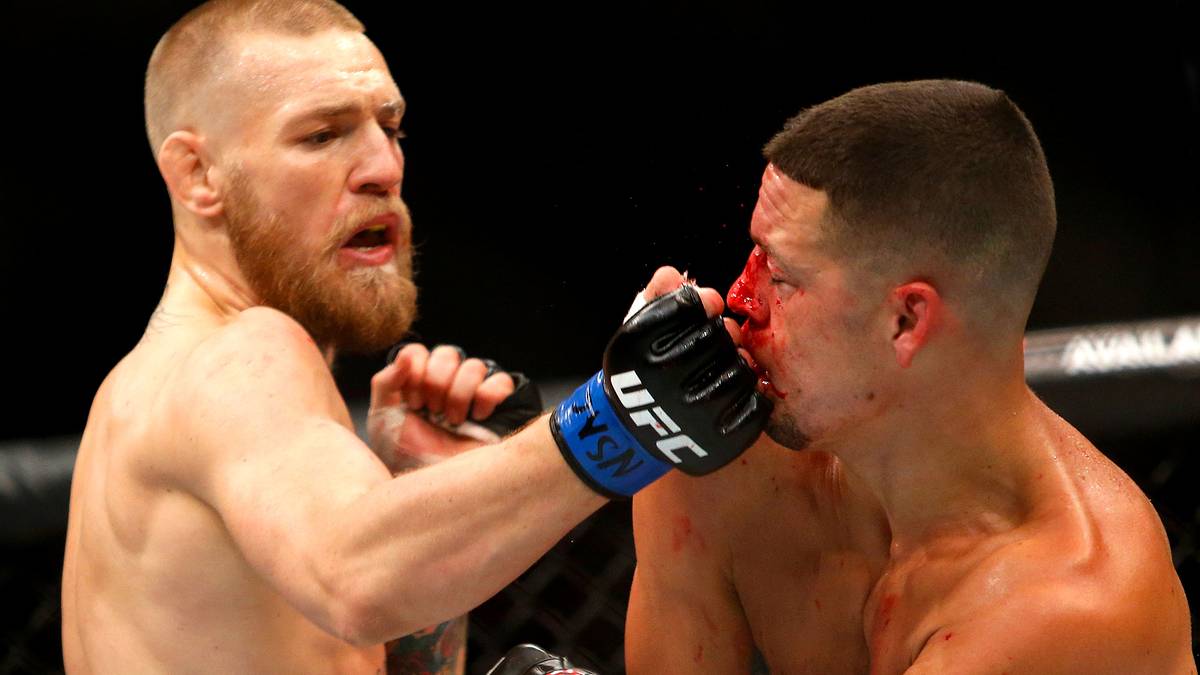 Auch die rechte Hand kracht ins Ziel