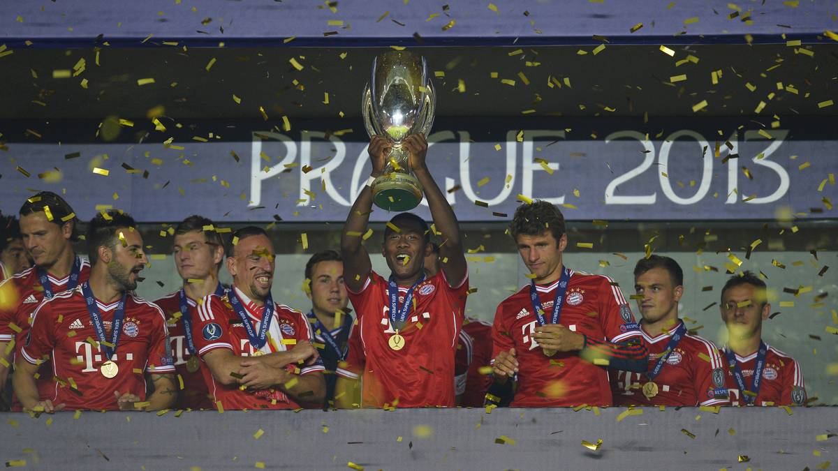 30. August 2013: Die Revanche für das verlorene "Finale dahoam". Den ersten Titel mit den Bayern holt Guardiola im Supercup-Finale gegen den FC Chelsea mit 5:4 im Elfmeterschießen. Den Titel widmet er seinem Vorgänger: "Ich möchte mich bei Jupp Heynckes bedanken für die Möglichkeit, dieses Finale zu spielen - dieser Titel ist für ihn!"