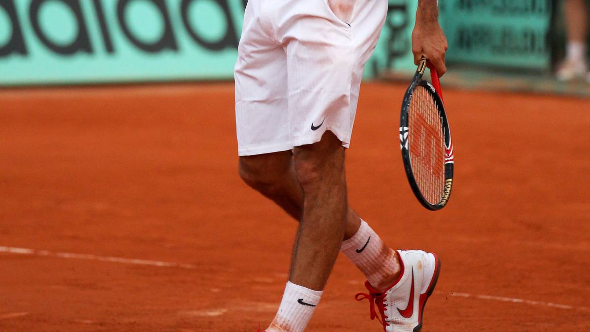HALBFINALE FRENCH OPEN 2011: Eines der besten Sandplatz-Matches aller Zeiten. Djokovic kommt mit der Hammer-Serie von 43 Siegen am Stück ins Halbfinale. Die letzte Niederlage vor dem Duell im Juni? Ende November  im ATP-Tour-Finale in London gegen Federer