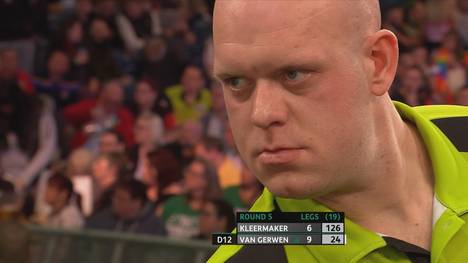 In der fünften Runde der Darts UK Open fährt Michael van Gerwen einen ungefährdeten 10:6 Sieg gegen Martijn Kleermaker ein.