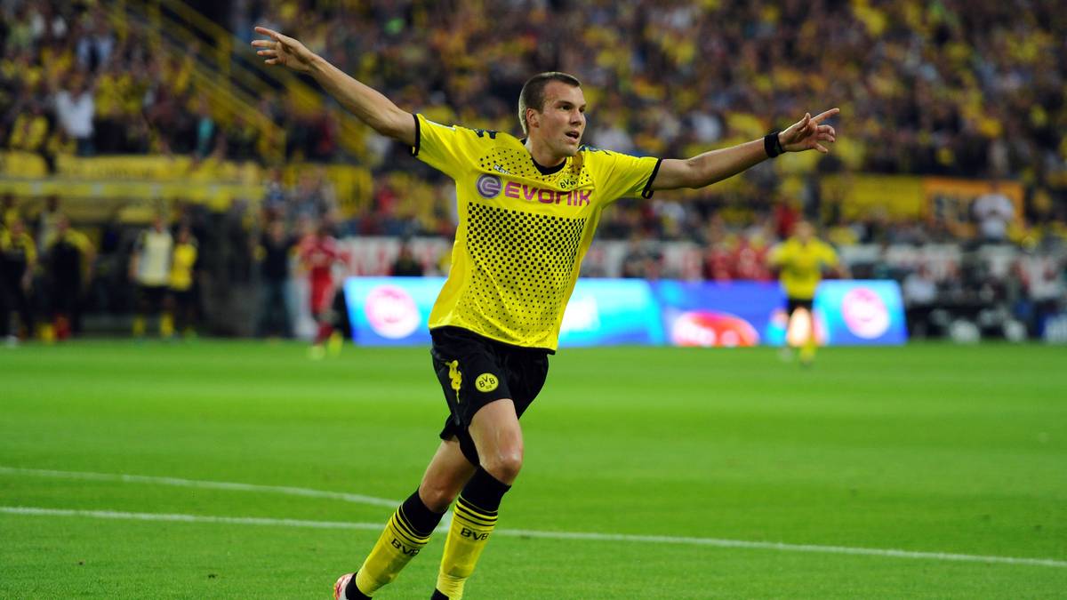 Der Mann des Abends heißt jedoch Kevin Großkreutz, der sich beim 3:1-Erfolg seiner Mannschaft gleich zwei Mal in die Torjägerliste einträgt und auch sonst eine überragende Leistung abliefert. Der Ehrentreffer der Hanseaten kommt zu spät