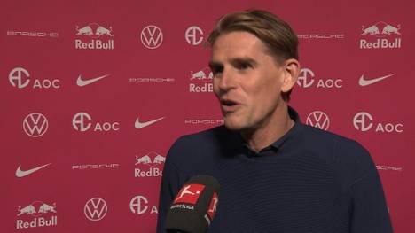 Mit dem Unentschieden gegen RB Leipzig hat der FC Bayern die Tabellenführung wieder abgegeben. Sportdirektor Christoph Freund zieht einen Vergleich zu seinem Ex-Klub RB Salzburg. 