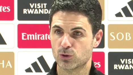 Der FC Arsenal kassiert gegen Manchester United die erste Heimniederlage der Saison, bleibt aber Tabellenführer. Trainer Mikel Arteta fordert nach dem 2:3 nun eine Reaktion und spricht über Pfiffe der Arsenal-Fans.