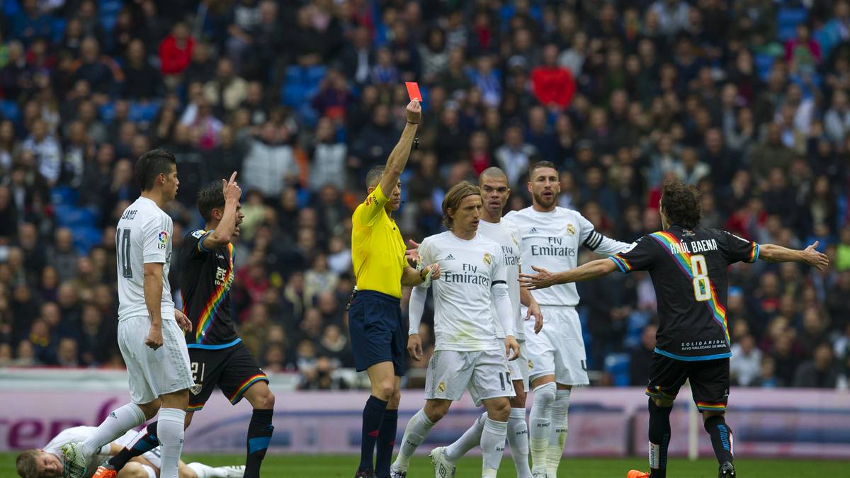 Rote Karte bei Real Madrid gegen Rayo Vallecano