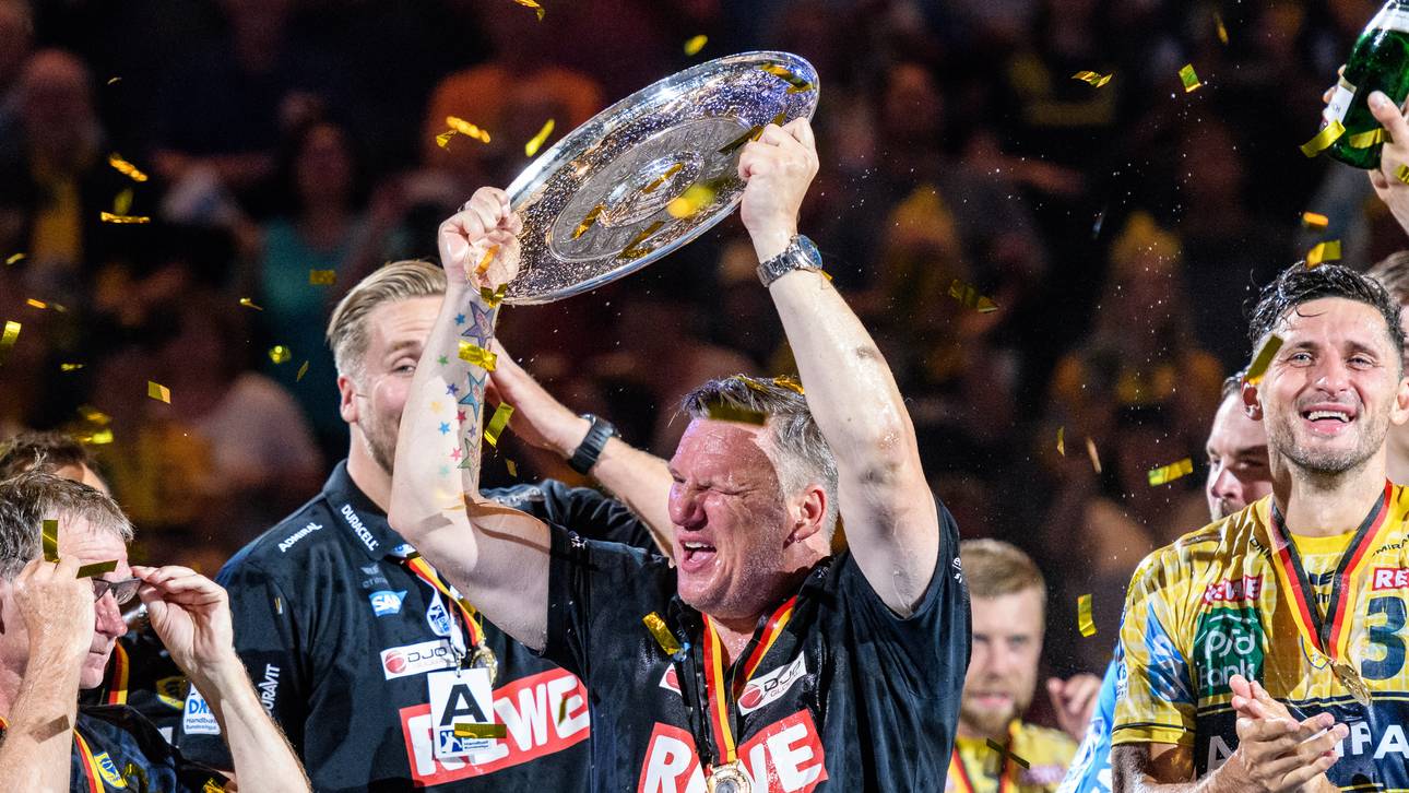 Meister-Löwen radeln zur Fan-Sause