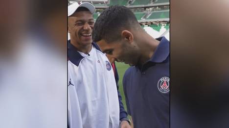 Dieses irre Video von Frankreich-Star Kylian Mbappé ist im Netz aufgetaucht. In dem er schon im Mai in Doha das Duell gegen Marokko und damit PSG-Kollege Achraf Hakimi vorhersagte. 