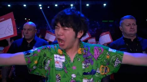 Schon vor dem ersten Dart sorgt Motomu Sakai für beste Stimmung. Der Japaner legt bei den World Series of Darts Finals einen ganz besonderen Walk-on hin.
