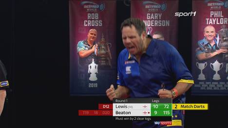 Adrian Lewis kann eine Autaktniederlage gegen Steve Beaton gerade noch verhindern. Nach hartem Kampf siegt Lewis mit 11:9.