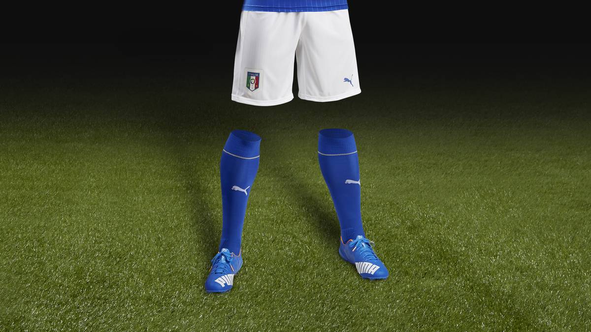 Klassisch schön: Das azurblaue Trikot der Italiener -  auch diesmal