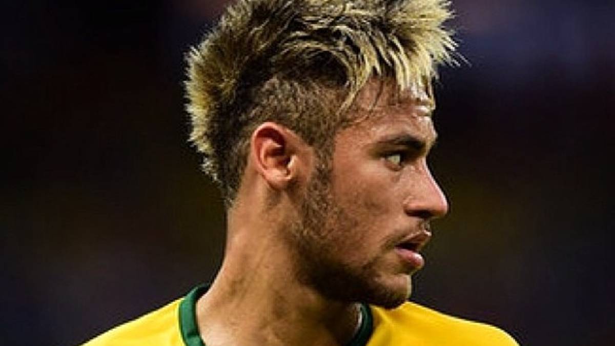 Mit einem blondierten Irokesen will er im Juli 2014 mit der brasilianischen Nationalelf zum WM-Titel im eigenen Land stürmen. Das bittere Ende ist bekannt, aber zumindest die Haare sitzen