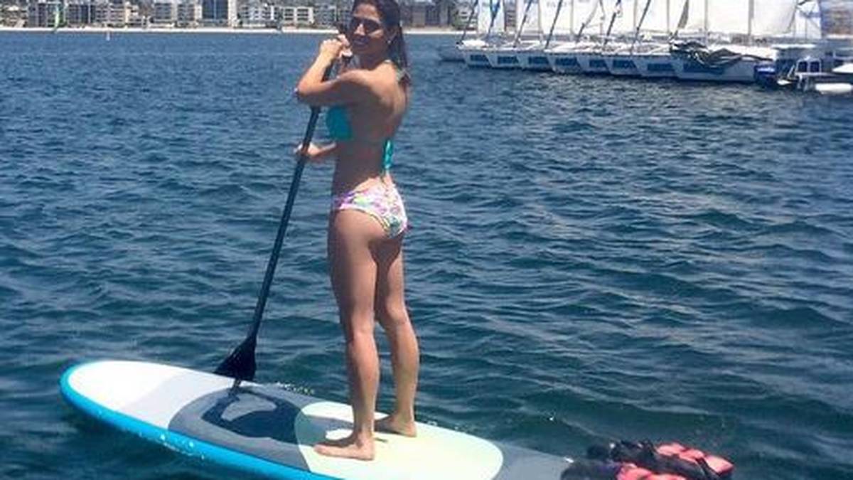 Jenny Dell ist kein Model, sie verdient ihr Geld als Reporterin für die NFL. Als Partner hat die 29-Jährige einen Baseballer. Mit Will Middlebrooks, der für die Phladelphie Phillies spielt, läuteten erst im Februar 2016 die Hochzeitsglocken