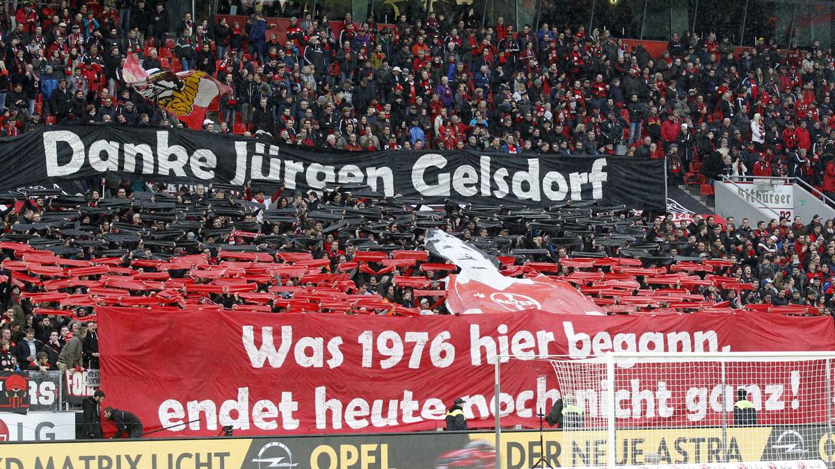 In Leverkusen ist es derweil Zeit, Abschied zu nehmen: Jürgen Gelsdorf, der 1976 erstmals bei Bayer in Lohn und Brot stand, und seit 2005 als Leiter des Nachwuchsleistungszentrums zurück in Leverkusen war, ging zum Jahresende in den Ruhestand. Als Abteilungsleiter Fußball bleibt er dem Verein aber noch ein bisschen erhalten