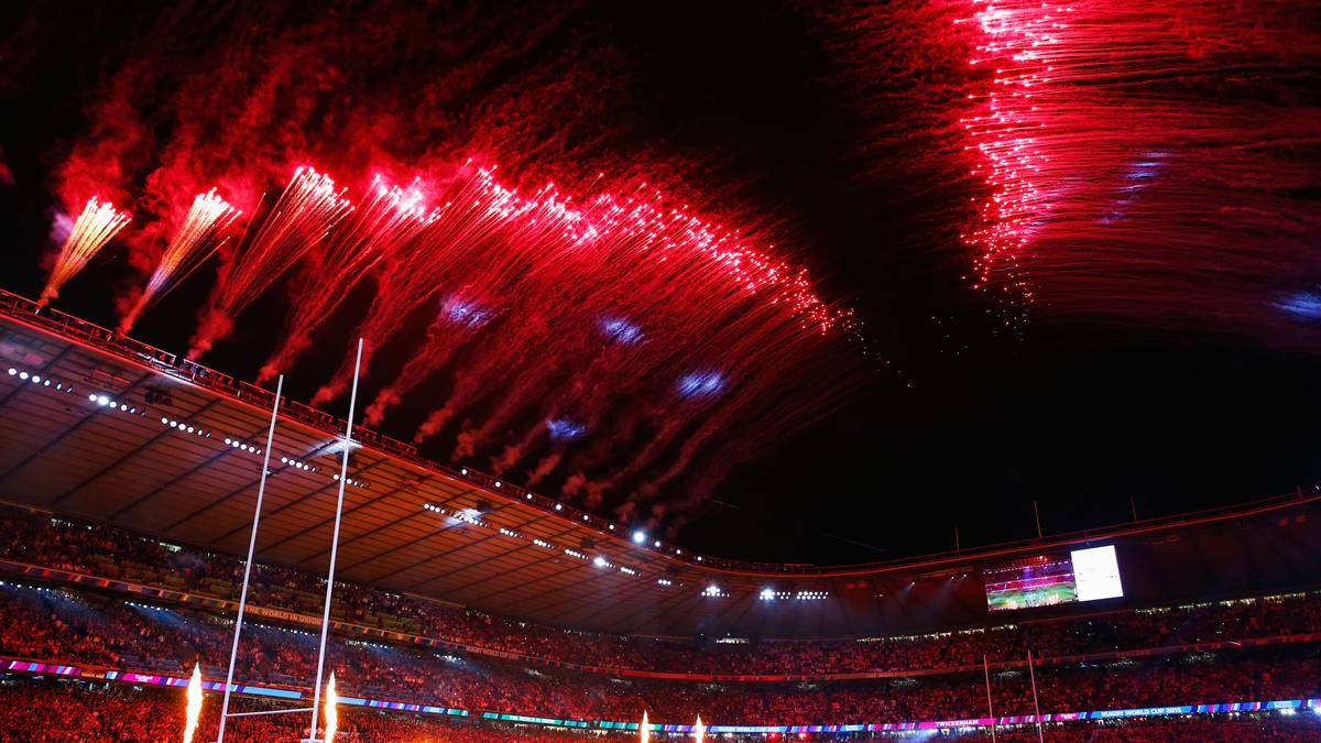 Wie es sich für eine WM-Eröffnung gehört, wird auch bei der Rugby WM ordentlich Pyrotechnik in den Himmel gefeuert 