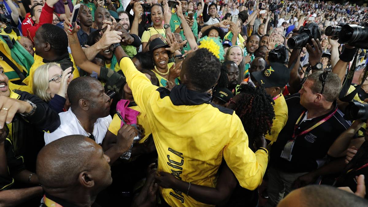 Auch die Fans feiern den 30-Jährigen ausgelassen und würdigen seine außergewöhnliche Karriere