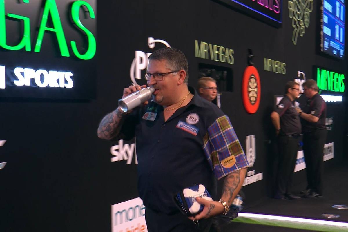 Luke Humphries setzt sich gegen Gary Anderson durch und zieht in das Halbfinale ein. Beide Kontrahenten rockten das Bord bis zum bitteren Ende. 