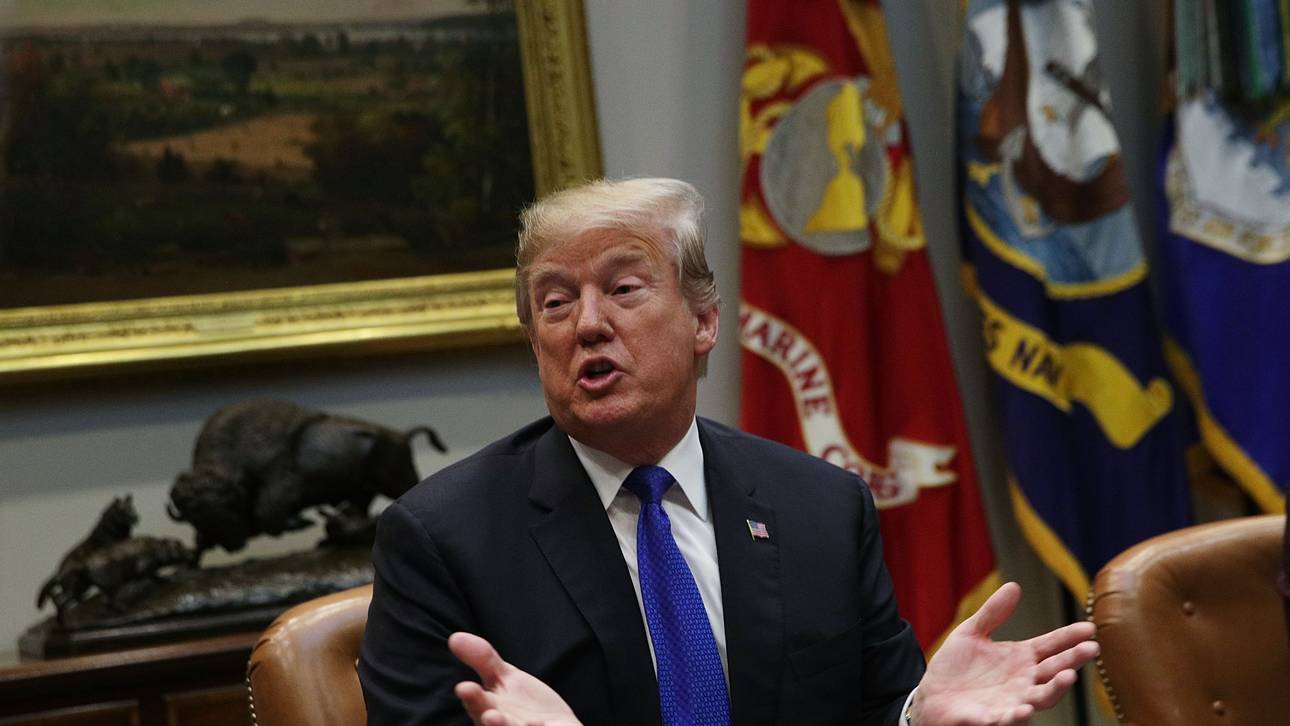 Trump legt im Hymnen-Streit nach