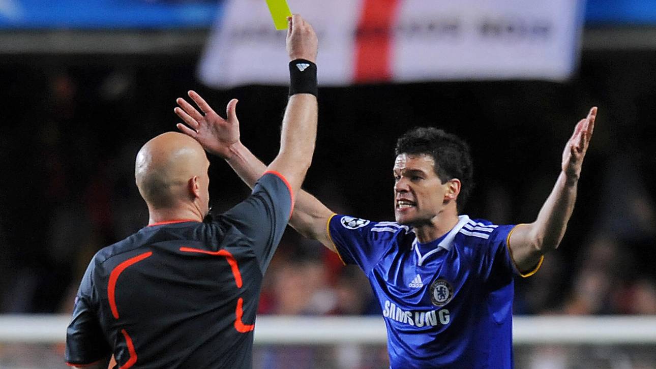 Ballack beschwert sich über Schiri