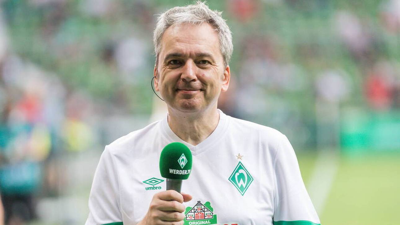 Stadionsprecher erklärt Schiri-Pfiff