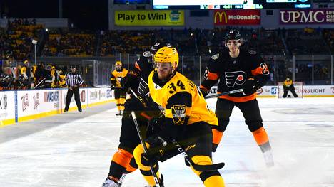 2017 Coors Light NHL Stadium Series - Philadelphia Flyers v Pittsburgh Penguins