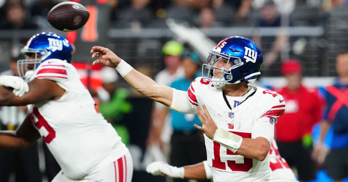 Tommy DeVito Makes Starting Debut for New York Giants in NFL Game Against Dallas Cowboys