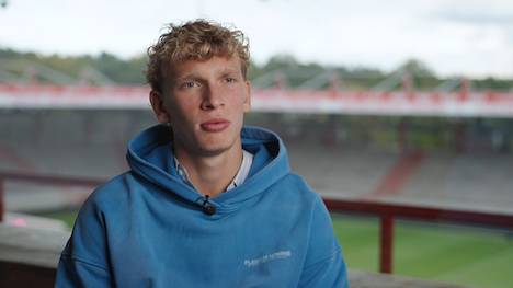 Im Interview gibt Leopold Querfeld, Spieler des 1. FC Union Berlin, Infos zu seinen Karrierezielen, den Unterschieden zwischen der österreichischen und deutschen Liga und zu Bezugspersonen in der Mannschaft. 