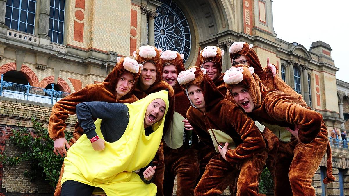 ...oder eine laufende Banane inmitten einer Gruppe von Affen