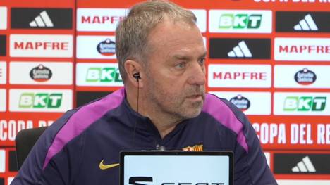 Barca-Trainer Hansi Flick zeigt sich nach der Oberschenkelverletzung von Raphinha besorgt. Besonders der Zeitpunkt bereitet dem Coach Sorgen.
