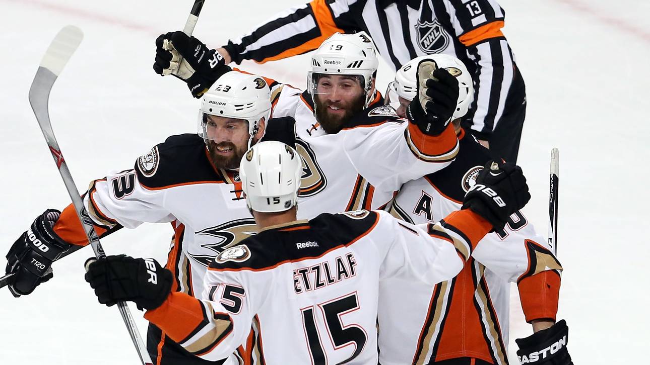 Anaheim führt gegen Chicago