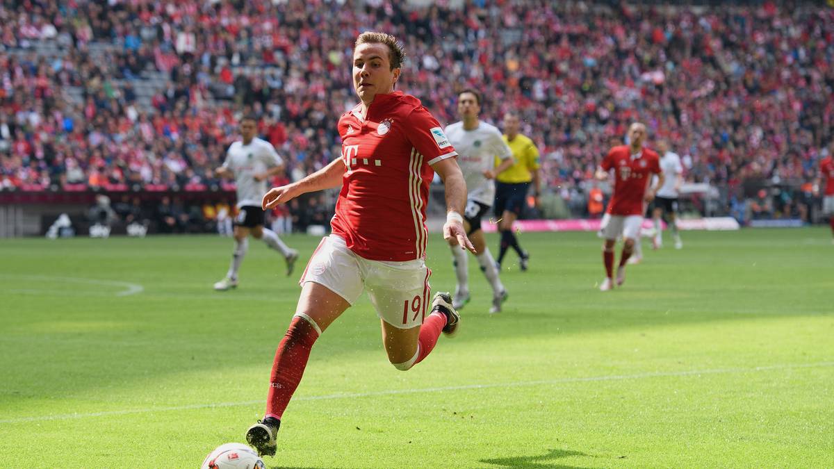 PLATZ 5: MARIO GÖTZE - Mario Götze fand sich ab 2013 im Kader der Bayern. Allerdings wurde der WM-Held von 2014 im roten Trikot nie den Erwartungen gerecht und wechselte schließlich zurück zu Borussia Dortmund. 37 Millionen Euro überwies der FCB damals an den BVB