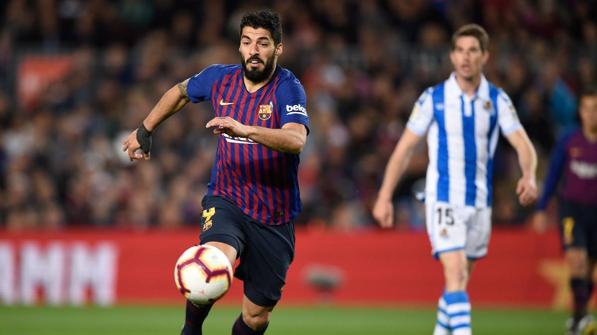 PLATZ 1 - LUIS SUAREZ: Der beste Neuner der Welt spielt für den FC Barcelona - Luis Suarez. Zeigte unter anderem mit fünf Toren in den vier Clasicos gegen Real, zu was er auch mit 32 Jahren noch in der Lage ist. Der Uruguayer kämpft, spielt mit und trifft. Hinter Messi und Benzema drittbester Schütze in La Liga