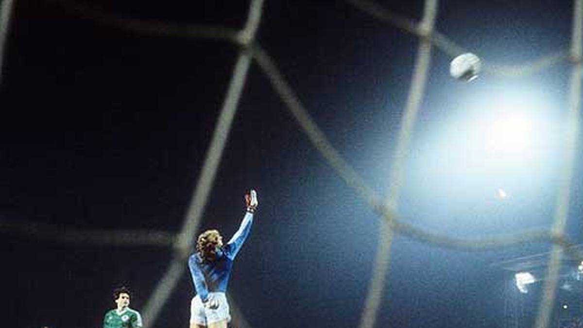 Toni Schumacher gelingt es 1986 als einzigem deutschen Torwart, gegen die Selecao den Kasten sauber zu halten. 2:0 gewinnt die DFB-Elf gegen die Brasilianer im März in Frankfurt