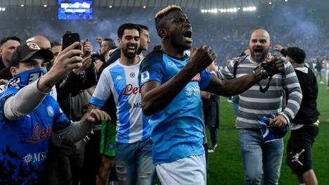 Die SSC Neapel ist italienischer Meister und das zum erste Mal seit 33 Jahren. Es ist die erste Meisterschaft seit der Ära von Diego Maradona. Seine Nachfolger um Stürmer Victor Osimhen sind bei vielen Topvereinen heiß begehrt. 