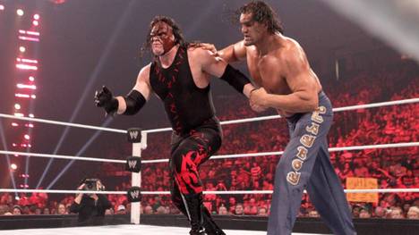 Kane (l.) und The Great Khali ziehen in die WWE Hall of Fame ein