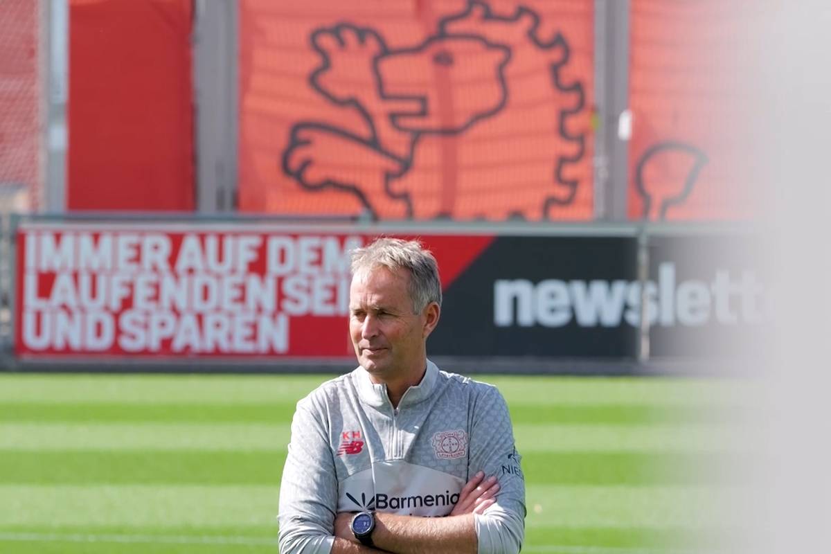 Bei seiner ersten Pressekonferenz als Trainer von Bayer Leverkusen präsentierte sich Kasper Hjulmand sehr charmant und überzeugt, genau der Richtige für den Job an der Seitenlinie zu sein. 