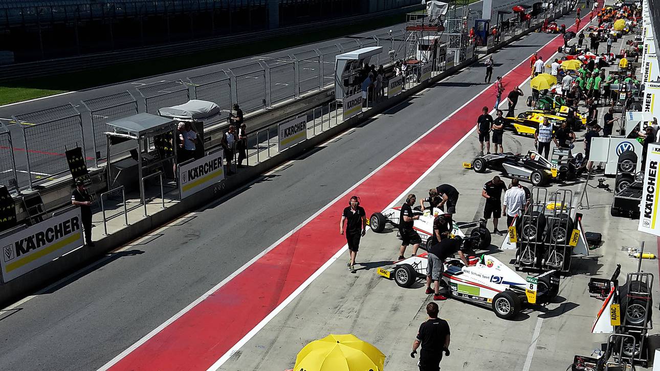 Boxengasse Formel 4