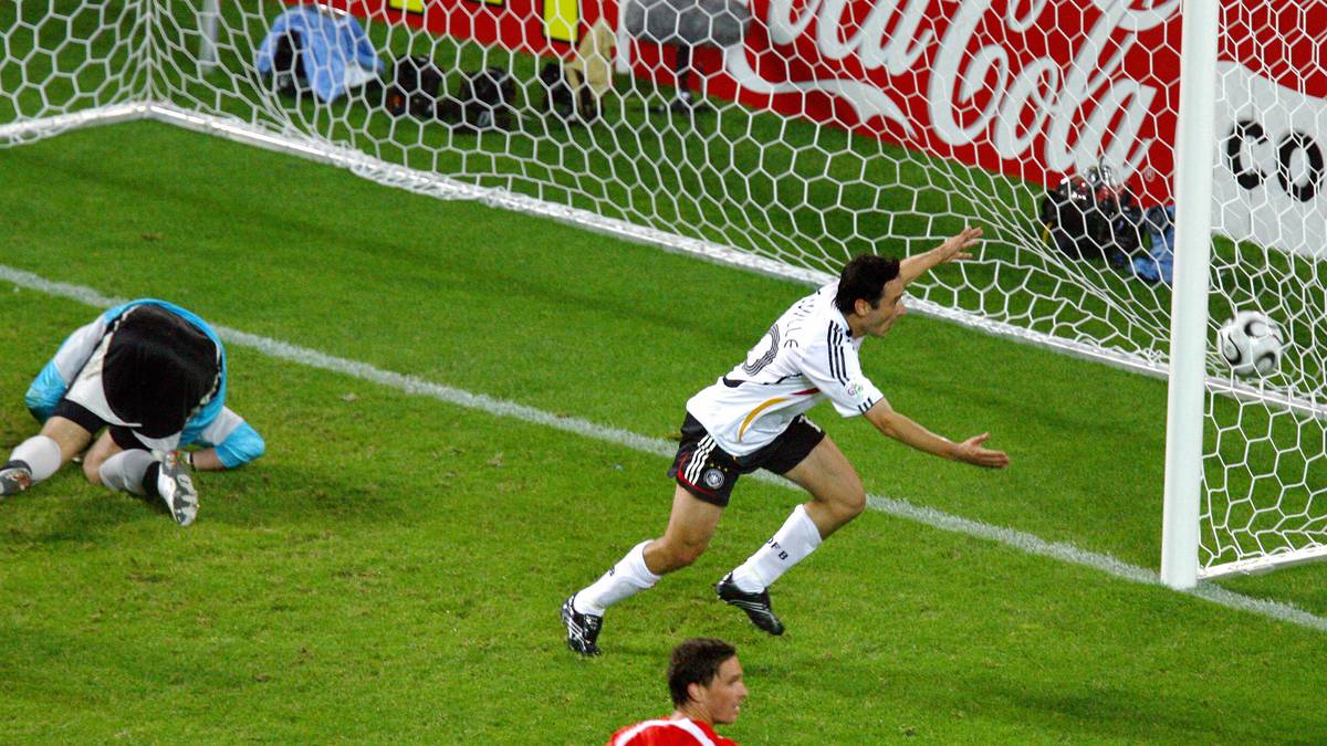 OLIVER NEUVILLE: 69 Spiele, 10 Tore