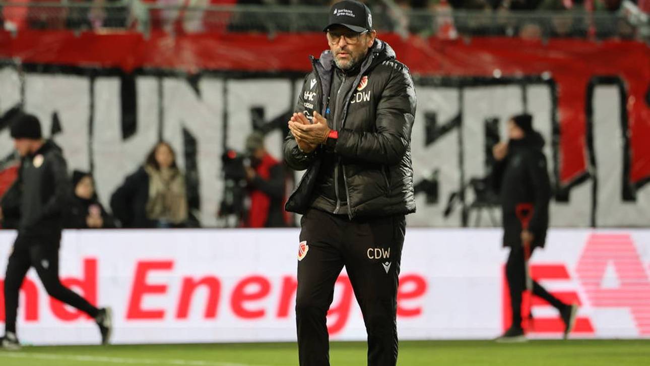 Claus-Dieter Wollitz kassierte mit Cottbus einen Dämpfer