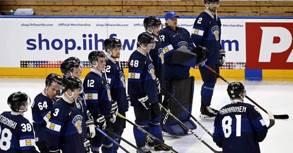 Canada is under pressure against Finland