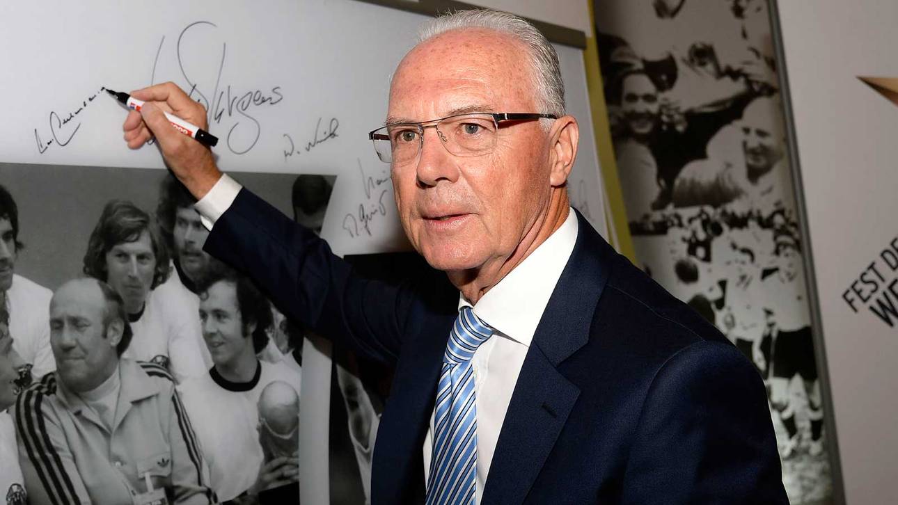 Beckenbauer für längere Zeit in Klinik