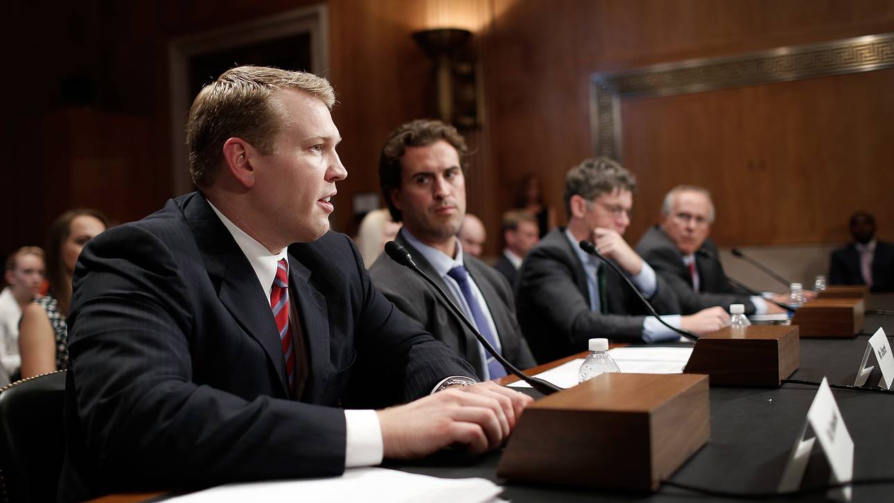 Chris Nowinski wurde 2014 im US-Senat zum Thema Kopfverletzungen im Sport angehört