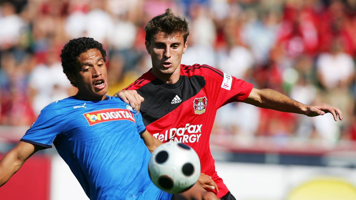 HENRIQUE: 2008 für ein Jahr ausgeliehen, da Barca damals zu viele Nicht-Europäer unter Vertrag hat. Bayer zahlt 400.000 Euro Leihgebühr, besitzt aber keine Kaufoption für den Brasilianer 